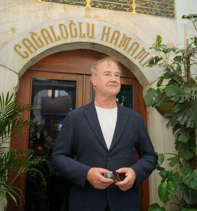 Game of Thrones Yıldızı Owen Teale İstanbul’da: Şerefiye Sarnıcı’nda Duygusal Sürpriz