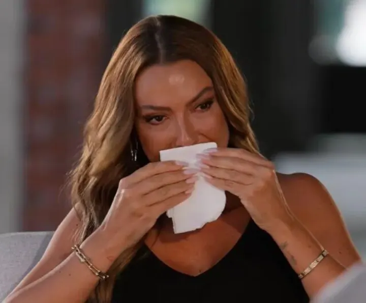 Hadise'den Ailesi ve Özel Hayatı Hakkında Duygusal Açıklamalar: Gözyaşlarını Tutamadı