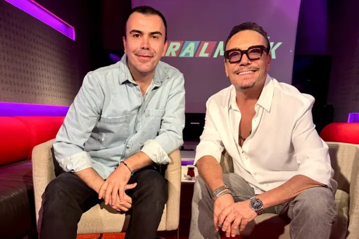 Cenk Eren'den Müzik Dünyasına ve Özel Hayatına Dair Samimi İtiraflar