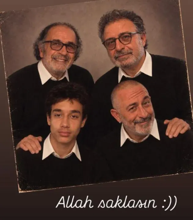 Cem Yılmaz’dan Üç Kuşaklık Aile Pozu: Babası ve Oğluyla Aynı Karede