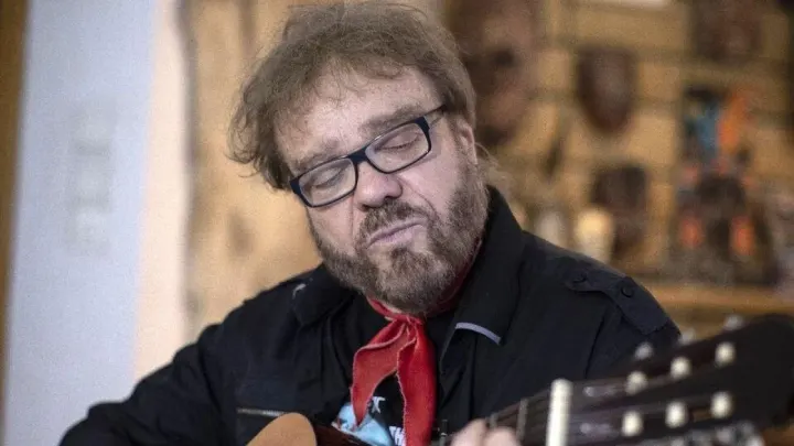 Attila Atasoy’dan Sürpriz Karar: 53 Yıllık Kariyerinin Ardından Sahnelere Veda Etti
