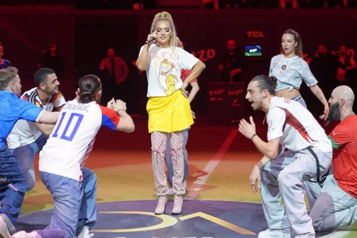 Volkswagen Arena'da Golazo Gecesi Renkleniyor: Demet Akalın Konseriyle!