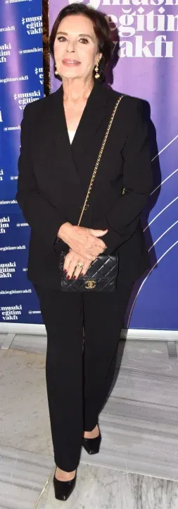 Hülya Koçyiğit Oyunculuğu Bıraktığını Açıkladı: “Kararımda Israrlıyım”