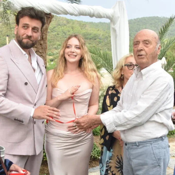 Hayal Köseoğlu ile Nezir Çınarlı’dan Evliliğe İlk Adım