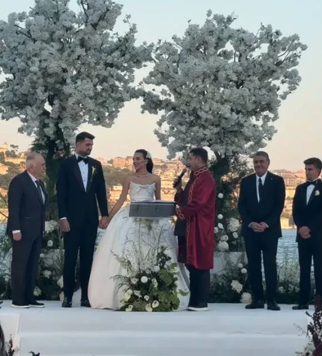 Ersin Destanoğlu Evlendi: Ünlü Kaleci Neşe Sevdik Kurtovic ile Dünyaevine Girdi
