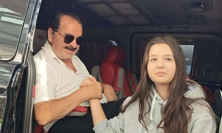 İbrahim Tatlıses Kızı Elif Ada'yı Okulun İlk Gününde Yalnız Bırakmadı