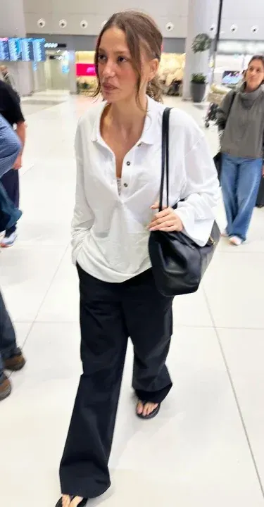 Serenay Sarıkaya Paris Moda Haftası’ndan Döndü: “Şehrin Ritmi Çok Güzeldi”
