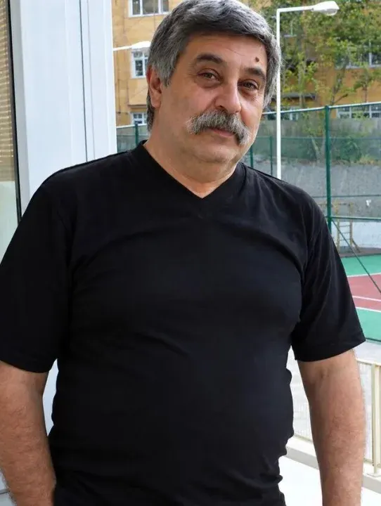 Devlet Tiyatroları’nın Emektar Dekoratörü Ethem Özbora Hayatını Kaybetti