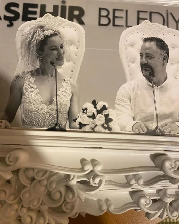 Yıldız Asyalı Eşinden Şiddet Gördüğünü Açıkladı