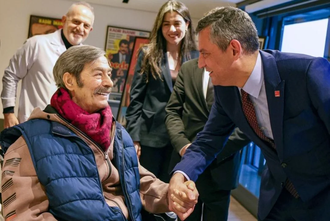 Özgür Özel’den Kadir İnanır’a Geçmiş Olsun Ziyareti