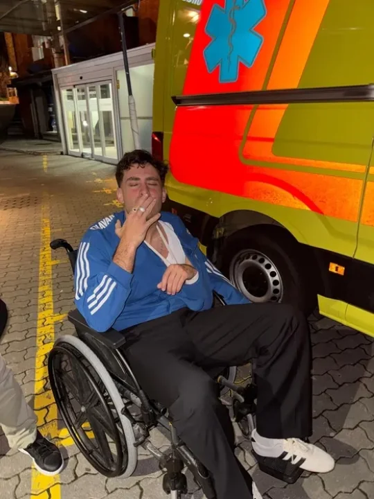 Sahnedeki Gösteri Kabusa Döndü: Ünlü Rapçi Delaossa 20 Metreden Düşerek Ölümden Döndü