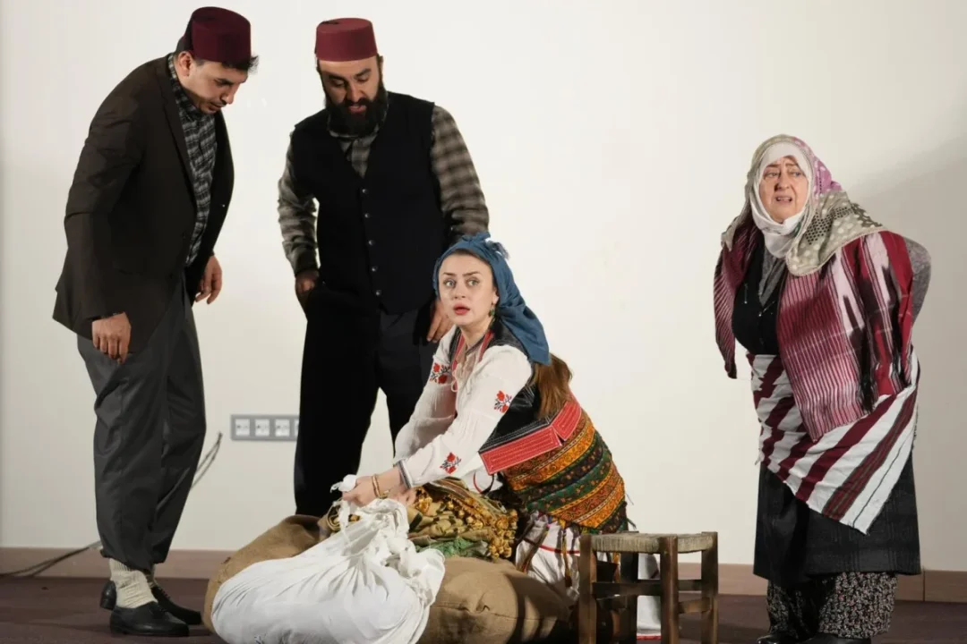 Trabzon Büyükşehir Şehir Tiyatrosu, İlçelerde Sahne Alıyor.