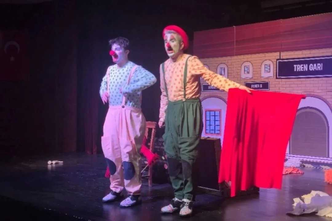 Çocuklar İçin Beşinci Mevsim'de Alkış Yağdı