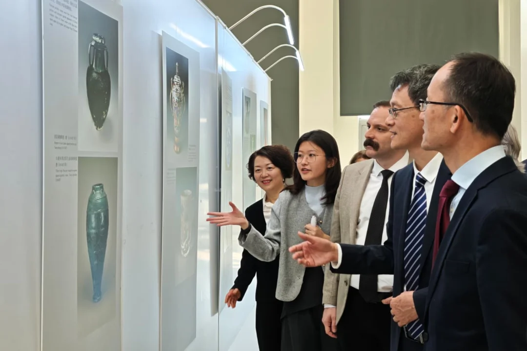 Türkiye ve Çin Arasındaki Diplomatik İlişkilerin 55. Yılı Sergisi Maltepe'de Açıldı