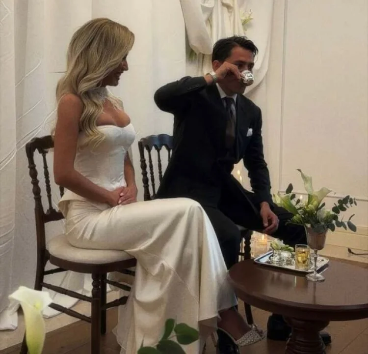 Cengiz Ünder ile Bilge Yenigül Nişanlandı