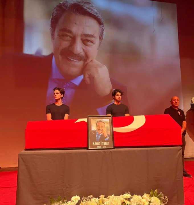 Türk Sinemasının Usta İsmi Kadir İnanır Son Yolculuğuna Uğurlandı