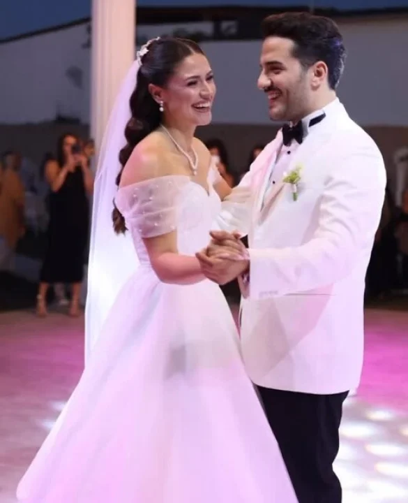 Survivor Ayşe Yüksel Evlendi! Sercan Saray ile Nikah Masasına Oturdu