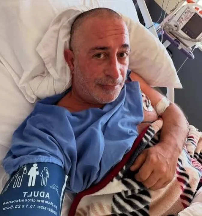 Cem Yılmaz Kalp Krizi Sonrası İlk Kez Görüntülendi: Baston Kullanması Dikkat Çekti