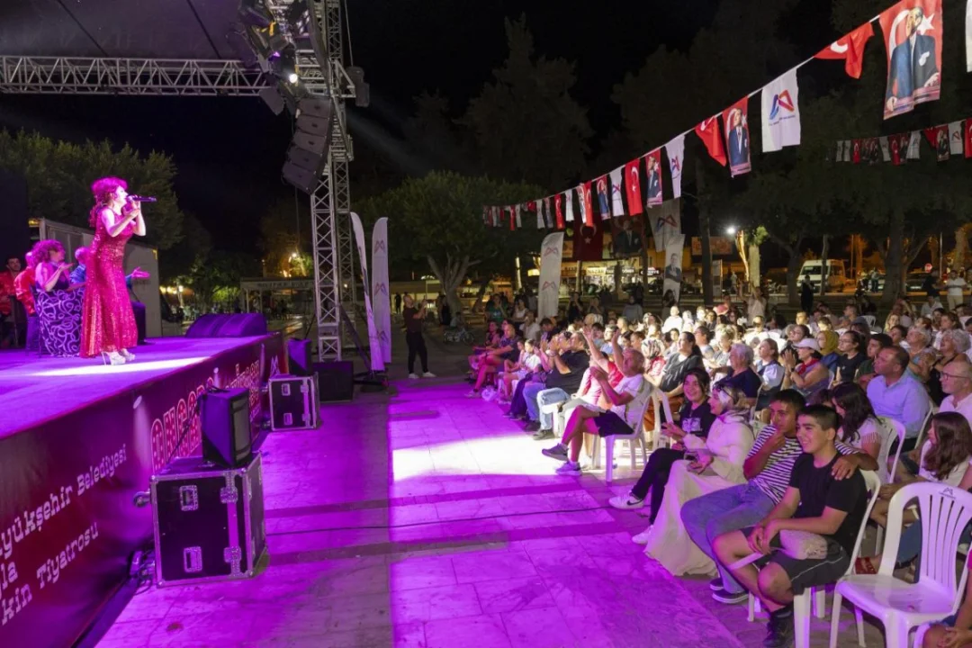 Mersinliler Yaz Boyunca Büyükşehir'in Sanat Etkinlikleri ile Dolu Dolu Günler Yaşadı